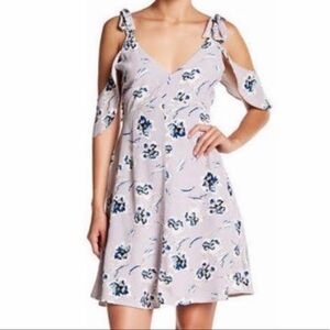 ASTR Lavender & Blue Floral Cold Shoulder Tie Strap Dress Size Large